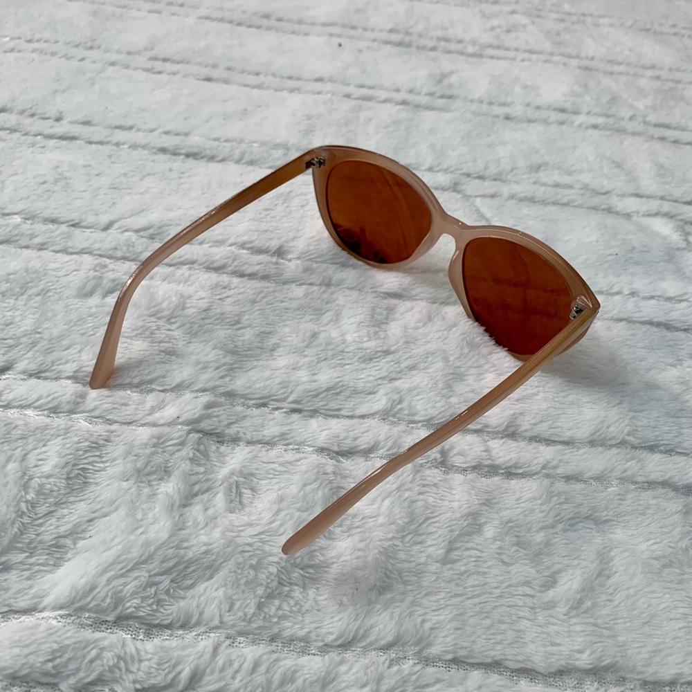 SUNGLASSES